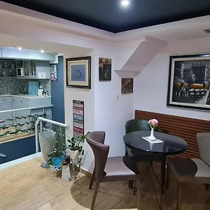 https://funky-guest-house-bar.albaniahotels.org